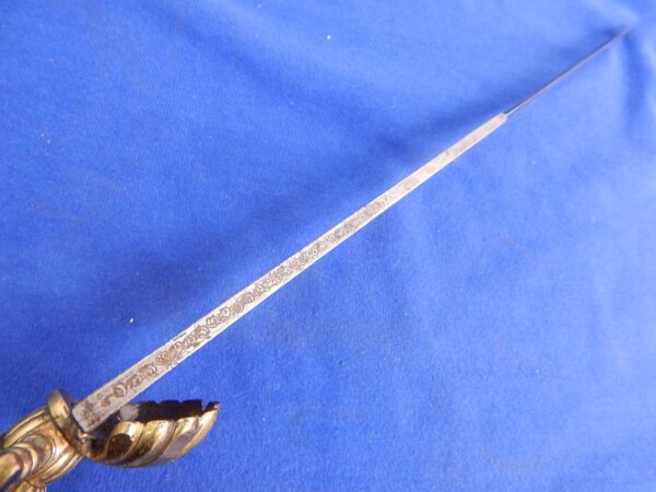 European Mid 18th Century Clam Shell Plug Bayonet - Image 5