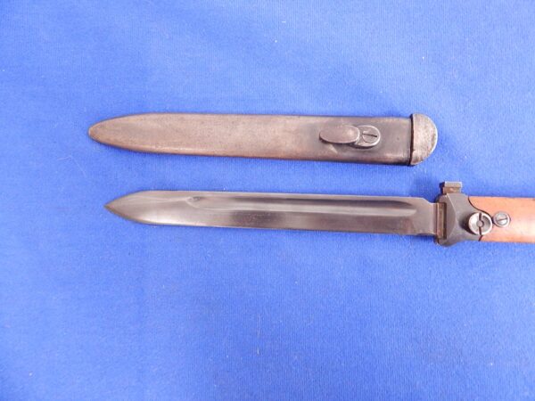 Italian M-38A Sub Machine-Gun Folding Bayonet W/S - Image 2