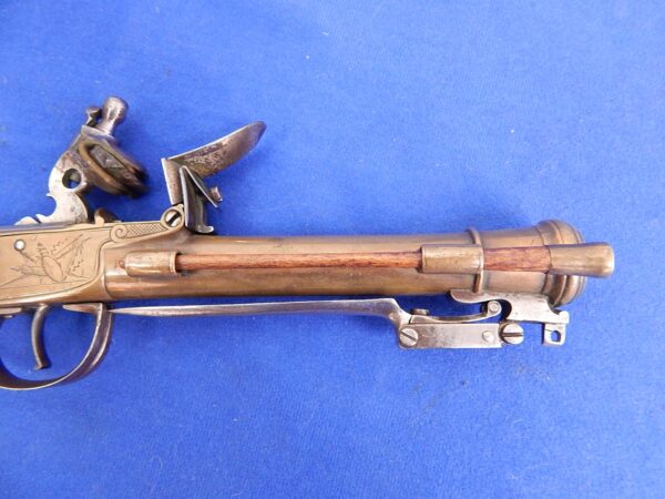 European Blunderbuss Flintlock Pistol with Snap Bayonet - Image 3