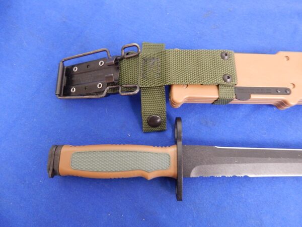 Camillus CAM1A1 Prototype XM8 Rifle Bayonet - Image 5