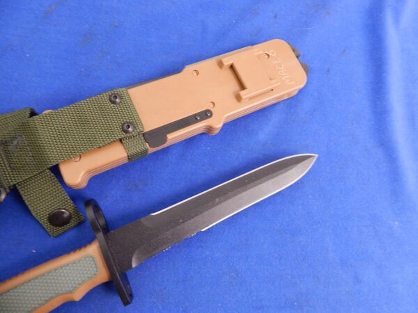 Camillus CAM1A1 Prototype XM8 Rifle Bayonet - Image 6