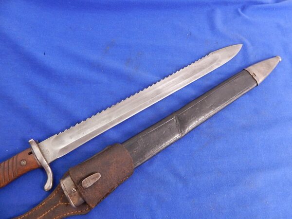 German M-98/02 Saback Bayonet W/S & Frog - Image 2